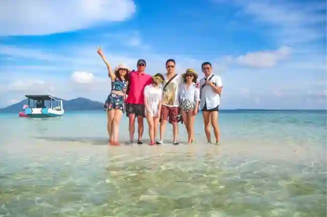rombongan wisatawan karimunjawa