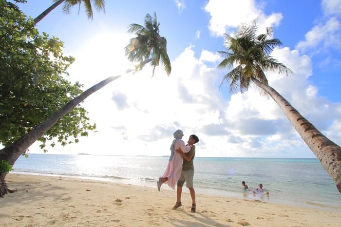 pantai karimunjawa gelam