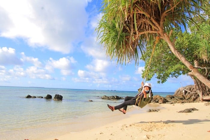 pantai ujung gelam